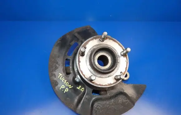 Hyundai Tucson TL Front wheel hub spindle knuckle