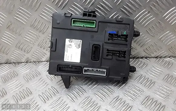 Nissan Pulsar Engine control unit/module 284b13zp0a