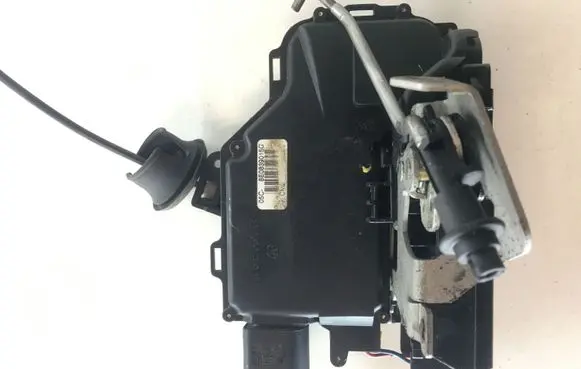 Audi A4 S4 B6 8E 8H Rear door lock 8E0839015C