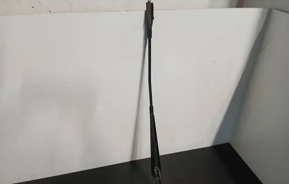 Volvo S60 Front wiper blade arm S199990E