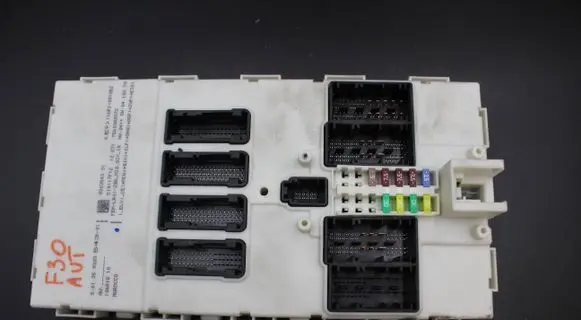 BMW 3 F30 F35 F31 Comfort/convenience module 9303543 10681810