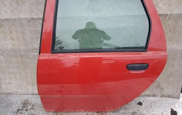 Fiat Punto (188) Rear door