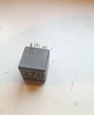Coolant fan relay
