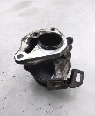 Nissan Qashqai+2 Vacuum pump