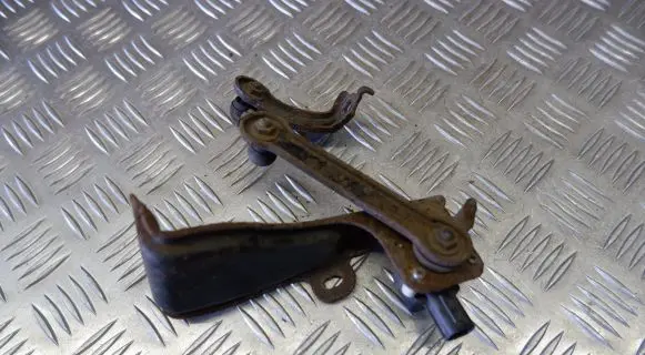 Toyota Prius+ (ZVW40) Air suspension front height level sensor 8940712030