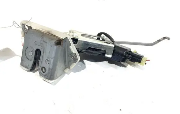Suzuki Splash Tailgate exterior lock 