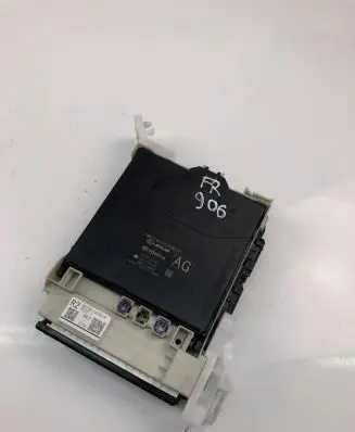 Toyota RAV 4 (XA50) Central body control module 8922102A50