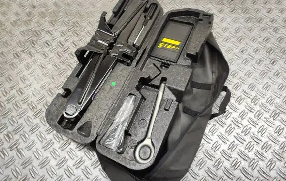 Fiat 500X Tool set 