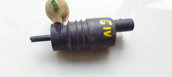 Volkswagen Golf IV Windscreen/windshield washer pump