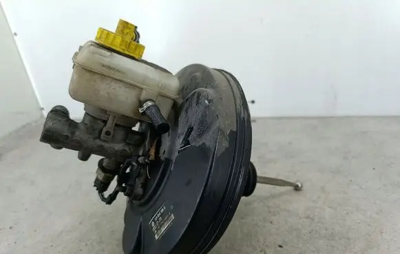 Volkswagen Golf IV Brake booster