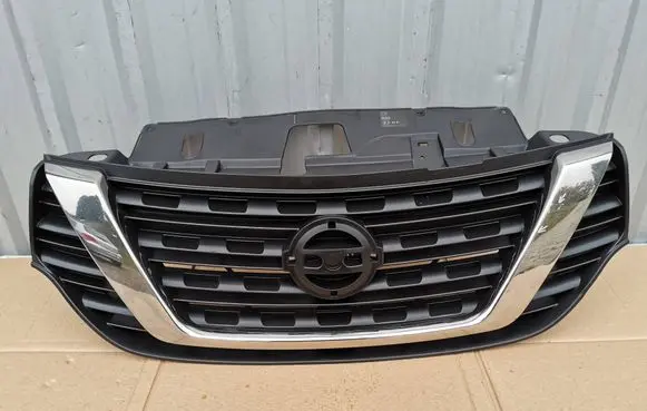 Nissan Primastar Front bumper upper radiator grill 623109057R-BAX