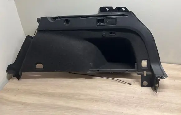 Trunk/boot side trim panel