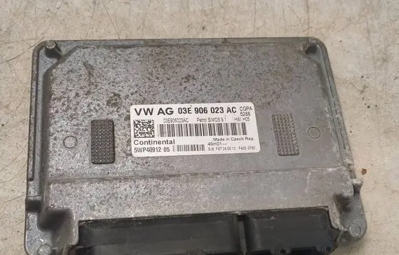 Volkswagen Polo V 6R Engine control unit/module 03E906023AC 5WP4091205