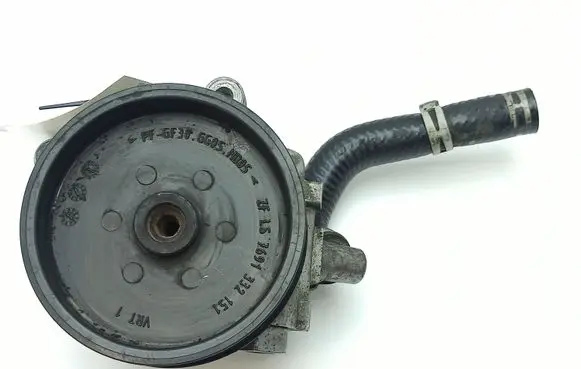 Mercedes-Benz E W211 Power steering pump A0054660101