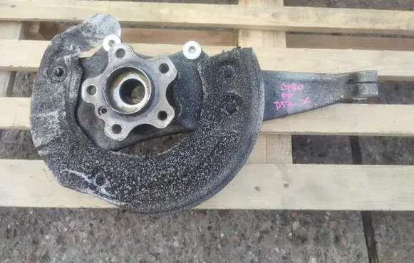 BMW 5 G30 G31 Front wheel hub spindle knuckle