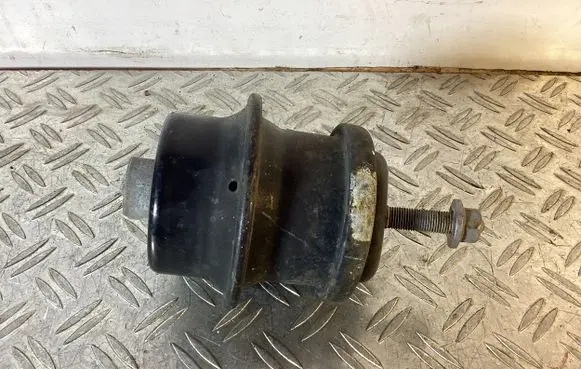 Lexus IS 220D-250-350 Engine mount bracket AV79503