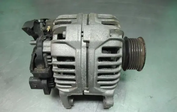 Volkswagen Golf IV Generator/alternator 140 68 59 011930 415006 AU18000189
