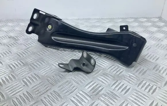 Audi TT TTS Mk2 Fender mounting bracket 8J0821135F 8J0810659B