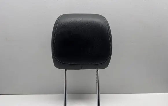 Chrysler Pacifica Front seat headrest