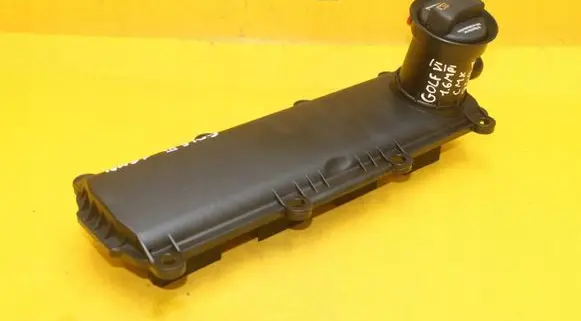 Volkswagen Golf VI Rocker cam cover 