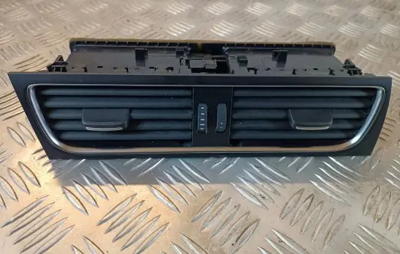 Audi A4 S4 B8 8K Dash center air vent grill 8T1820951B