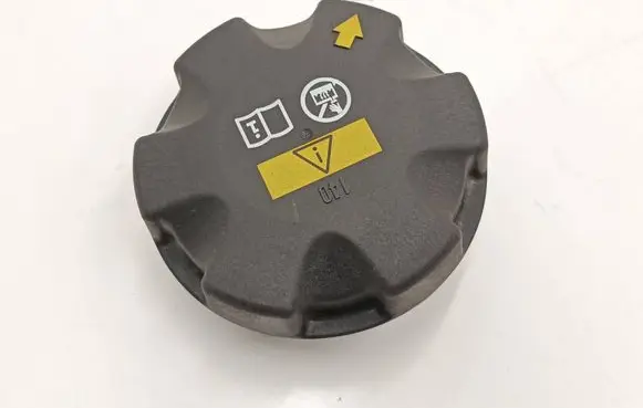 BMW X3 G01 Coolant expansion tank/reservoir cap 7639020