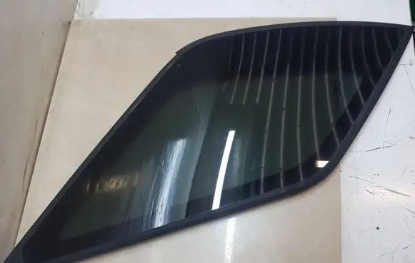 KIA Sorento Rear side window 43R000385