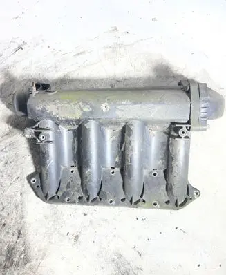 Mercedes-Benz Vito Viano W638 Intake manifold 6110900437