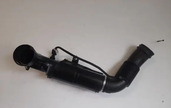 BMW X2 F39 Turbo air intake inlet pipe/hose 7619268
