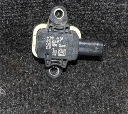 Audi A1 Airbag deployment crash/impact sensor 4H0955557