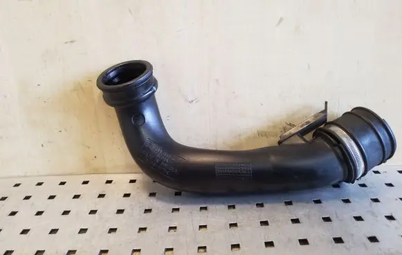 Volvo XC60 Turbo air intake inlet pipe/hose 30741667