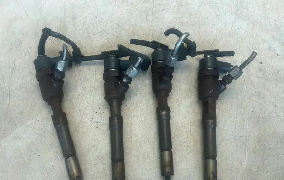 Fiat 500L Fuel injectors set 0445110351