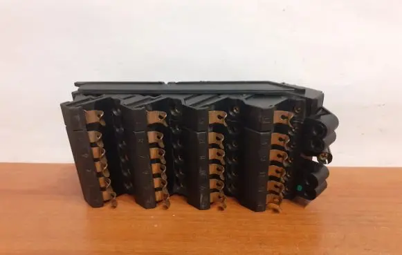 Mercedes-Benz E W124 Other engine bay part 1245402050 10864