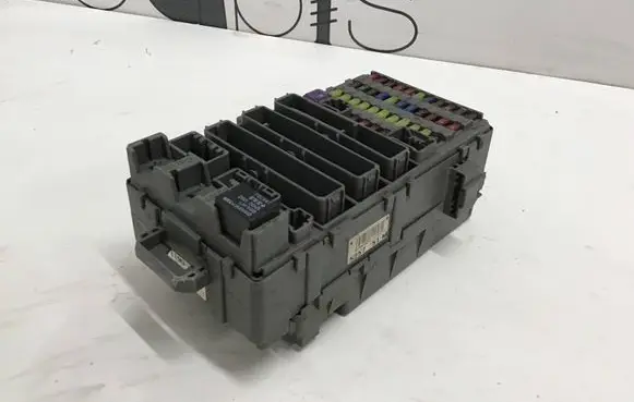 Honda CR-V Fuse module 52575LM
