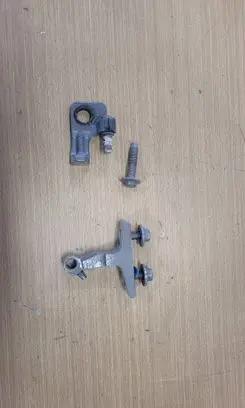 Mercedes-Benz E W214 Front door upper hinge a2147202801