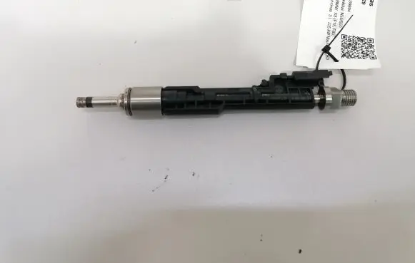 BMW X5 F15 Fuel injector 7639994