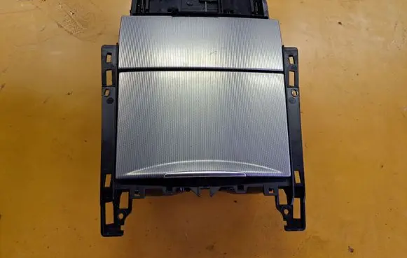 Mercedes-Benz E W212 Center console A2126809850 A2126809850Q2