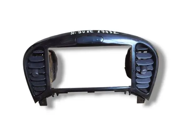 Nissan Juke I F15 Dash center air vent grill