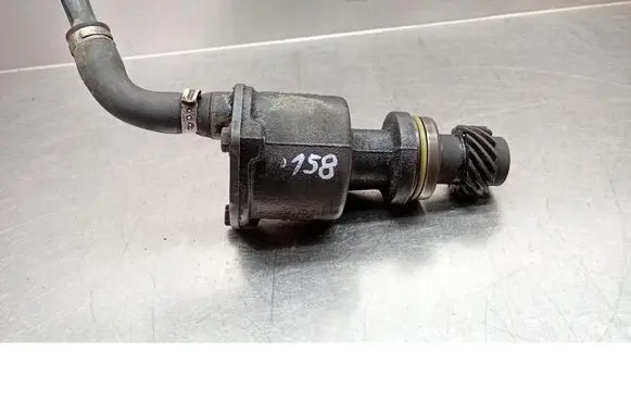 Volkswagen PASSAT B5 Vacuum pump 028207A
