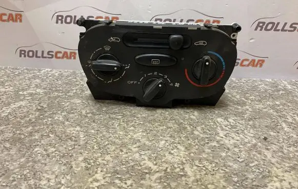 Peugeot 206 Climate control unit 64138