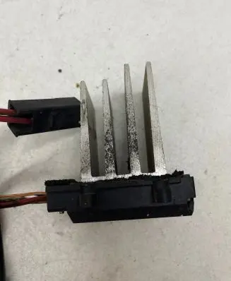 Saab 9-5 Heater blower fan relay 5A92