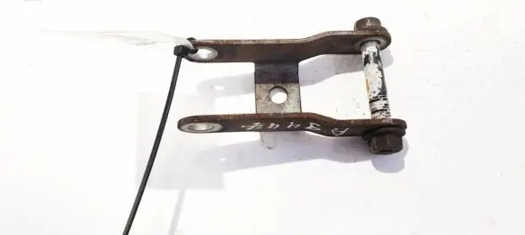 Volvo XC90 Engine mounting bracket