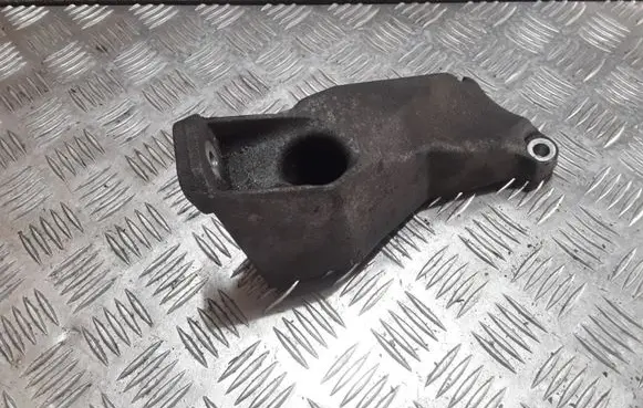 Volkswagen PASSAT B5.5 Engine mounting bracket 8D0199307P