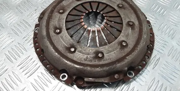 Audi A4 S4 B6 8E 8H Pressure plate M228