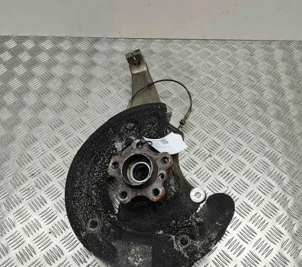 BMW 5 G30 G31 Front wheel hub 6861797