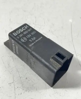 Volvo XC60 Glow plug pre-heat relay 30785663 0281003047 100428