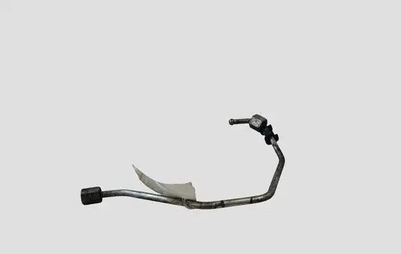 KIA Sorento Fuel injector supply line/pipe