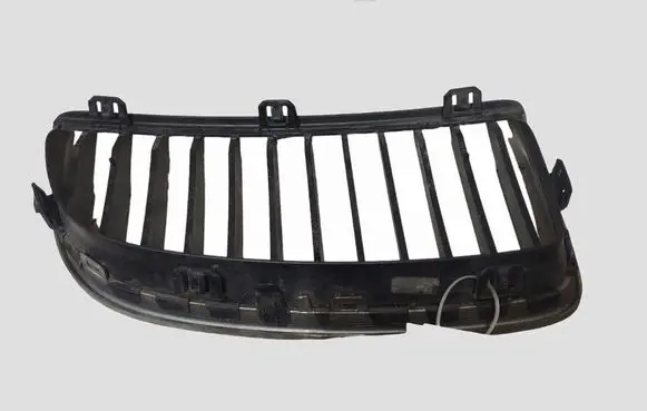 BMW 3 E90 E91 Front bumper upper radiator grill 22405910