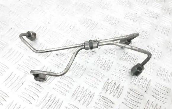 Volvo XC60 Fuel injector supply line/pipe 
