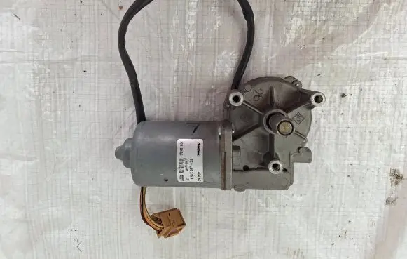 Volkswagen Multivan T5 Sliding door motor 7E1159245B 7H0959667E